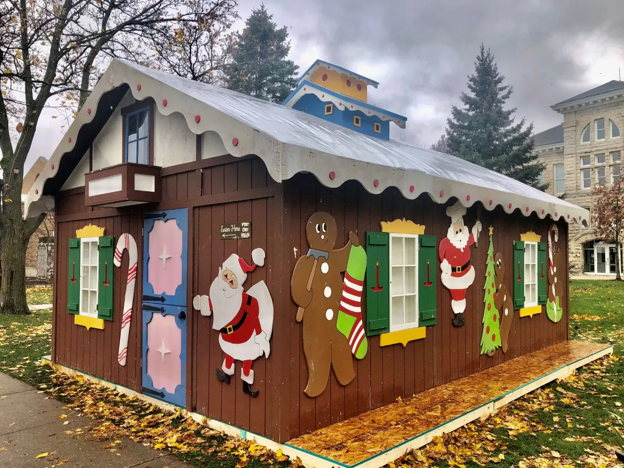 kooky cookie house